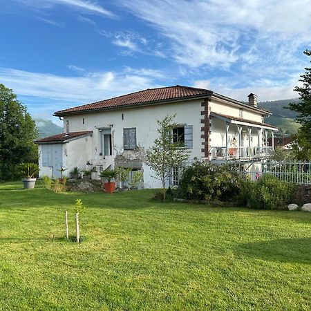 Maison D'Hotes Larraldia Uhart-Cize Kültér fotó